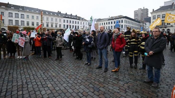 Brüksel’de çiftçiler gösteri düzenledi