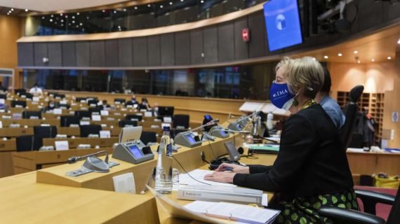 EMA: Yeni geliştirilen Covid-19 aşısına onay verilecek
