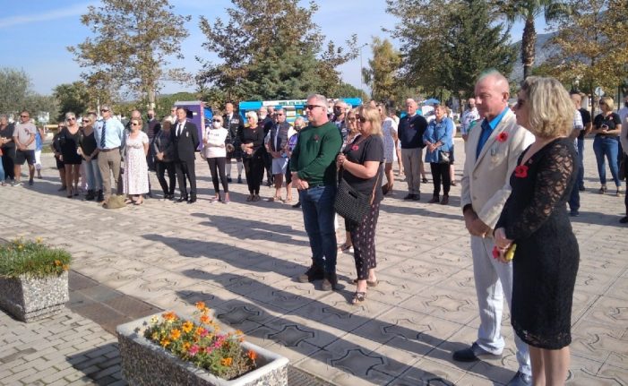 İngilizler’den Atatürk’e saygı duruşu