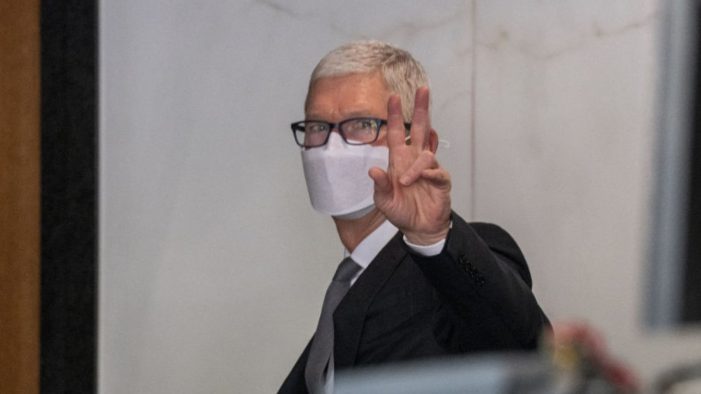 Apple kademeli olarak ofise dönüşü planlıyor