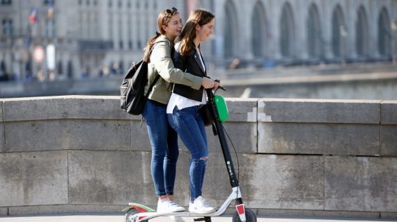 Paris’te e-scooter’lara yönelik karar alındı Paris’te e-scooter’lara yönelik karar alındı