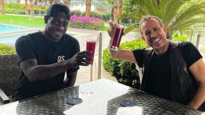 Mario Balotelli 6 aileye yardımda bulundu