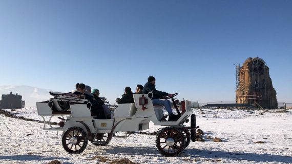 Ani harabeleri elektrikli faytonla gezilecek..