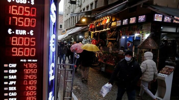Hindistan’dan Türkiye’ye alışverişe geliyorlar