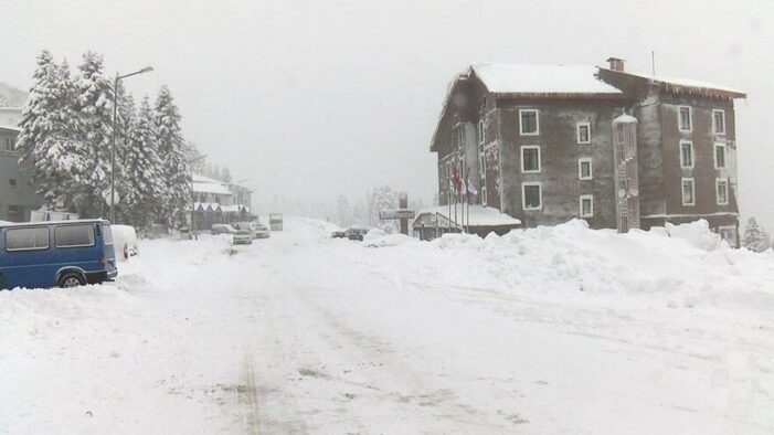 Uludağ’da kar 30 santimetreye ulaştı