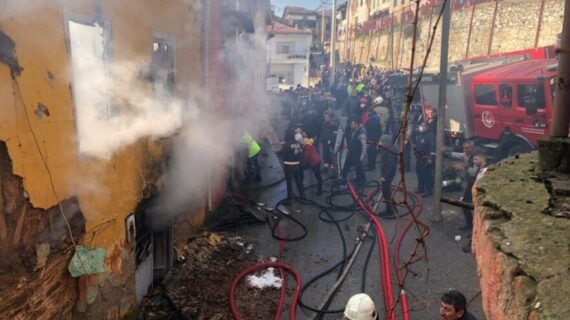 İzmir’de çıkan yangında üç çocuk hayatını kaybetti