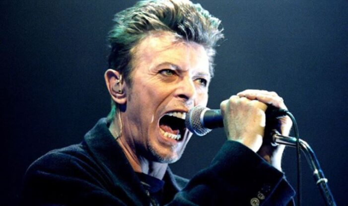 David Bowie plakları en çok satılan sanatçı oldu