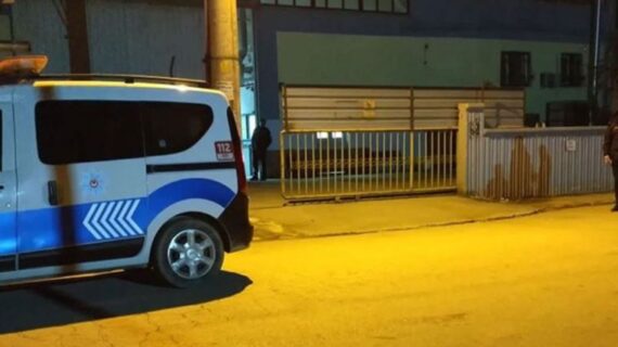 Fabrikada vahşet: Arkadaşının boğazını kesti