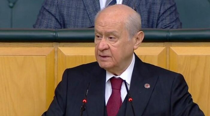 Bahçeli’den Sezen Aksu açıklaması: Serçeysen serçeliğini bil..