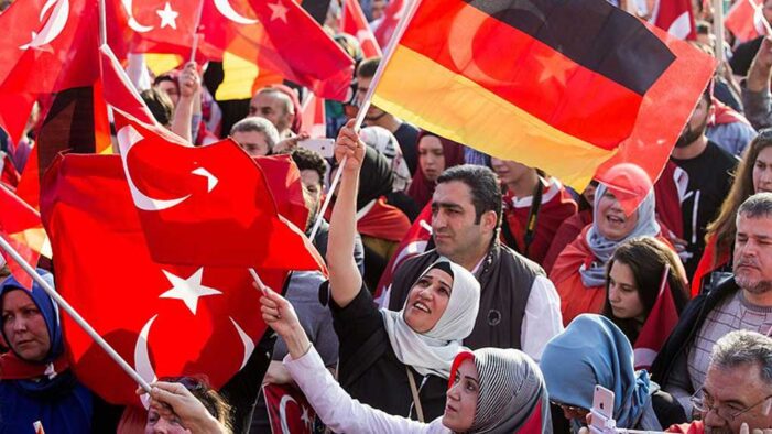 Almanya’dan Türkler’e ‘çifte vatandaşlık’ yasağı yolda..