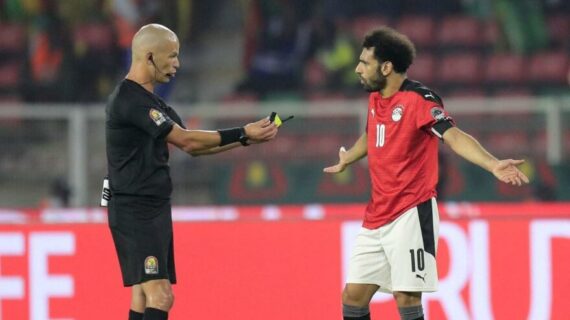 Afrika Kupası’nda Salah, hakemi çıldırttı!.. Afrika Kupası’nda Salah, hakemi çıldırttı!..