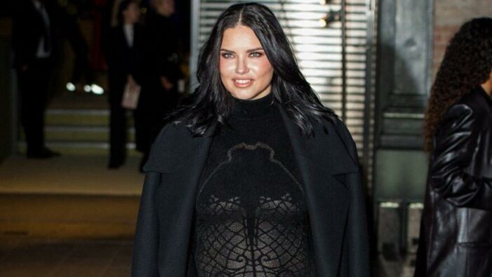 Adriana Lima’nın büyüyen karnı dikkat çekti