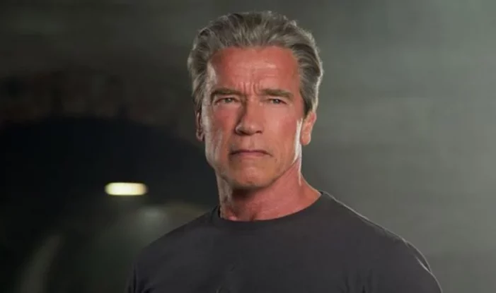 Arnold Schwarzenegger’den Rus halkına çağrı