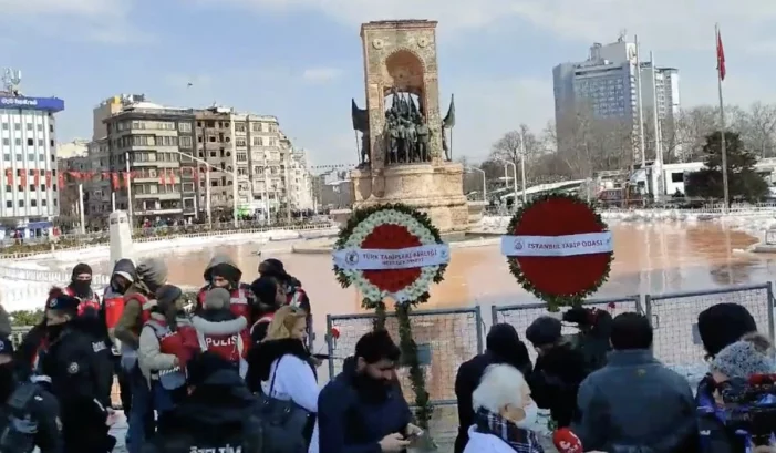 Doktorların Taksim’e çelenk bırakmasına izin verilmedi