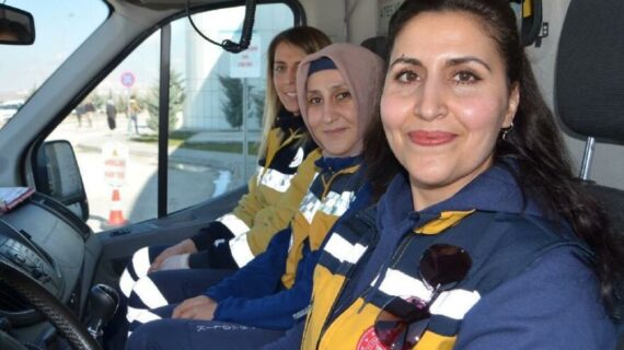 Hayat kurtarma timi: 1 ambulans 3 kadın