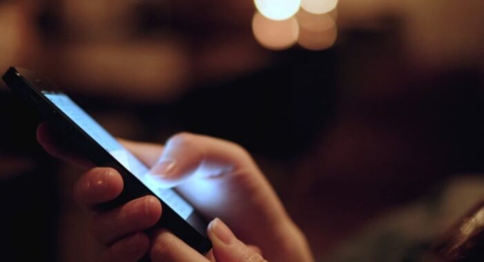 İngiltere’den askerlere “WhatsApp’ı silin” emri verildi