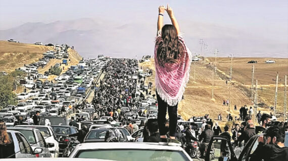 İran’da gösterilerle ilgili halka açık idam!..