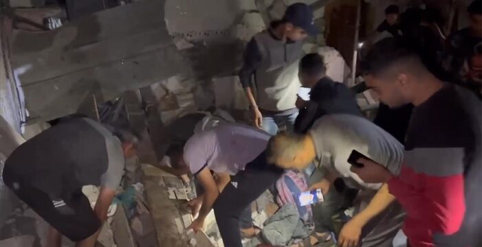 İsrail’in Refah’ta bir eve düzenlediği saldırıda 2 çocuk hayatını kaybetti