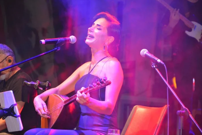 Özlem Özdil Ortaca Tarım Çevre ve Turizm Festivali’nde konser verdi