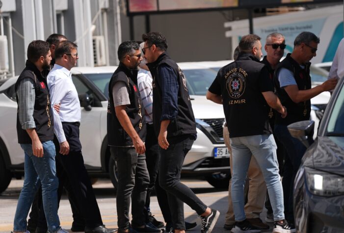 İzmir’deki faciayla ilgili 10 kişi adliyeye sevk edildi