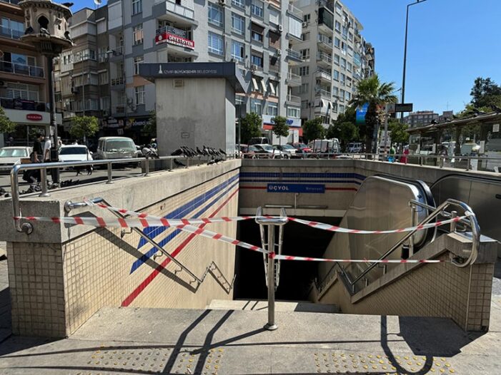 Yürüyen merdiven ters yöne hareket etti: Yaralılar var