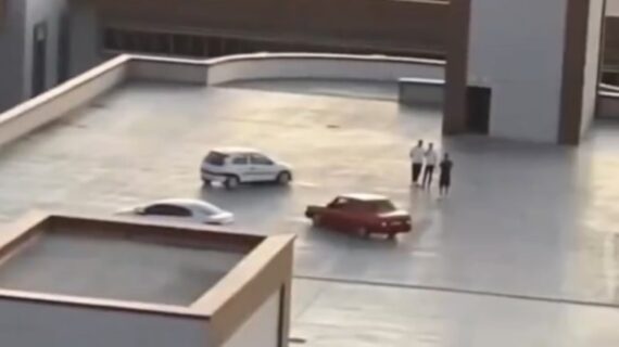 Hastane çatısında drift Hastane çatısında drift
