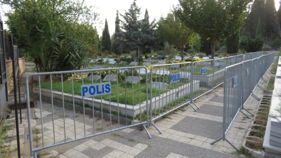 Cem Garipoğlu’nun mezarına bariyerli önlem