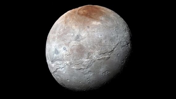NASA Plüton’un en büyük uydusu Charon’un yüzeyinde karbondioksit izleri tespit etti