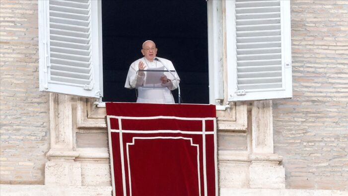 Papa Franciscus BM Barış Gücü’ne saygı gösterilmesini istedi