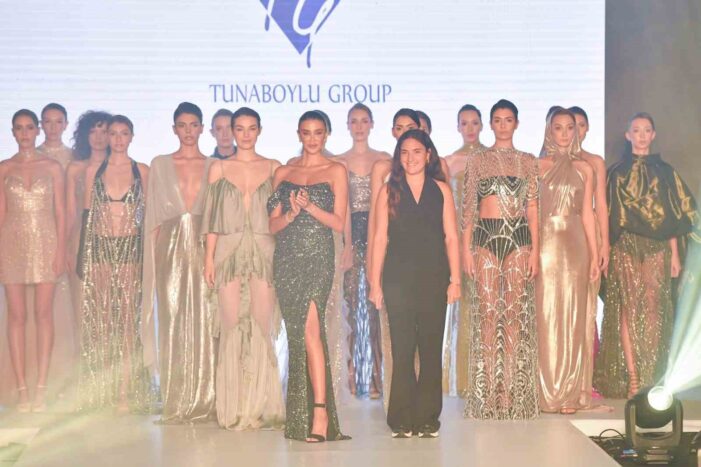 Fashion Prime podyumunda kumaşların dansı