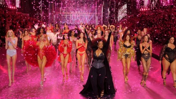 Victoria’s Secret melekleri geri döndü: Sosyal medya bu kez beğenmedi Victoria’s Secret melekleri geri döndü: Sosyal medya bu kez beğenmedi