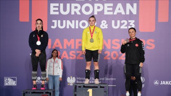 Milli halterci Aysel Özkan Avrupa Şampiyonası’nda bronz madalya kazandı