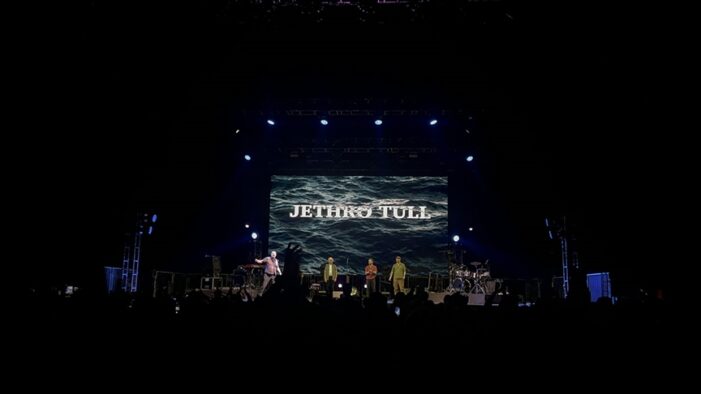 Jethro Tull İstanbul’da müzikseverlerle buluştu