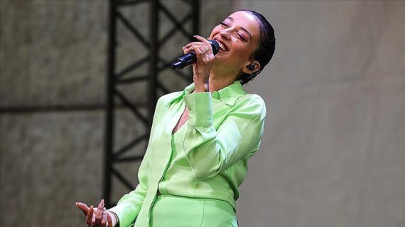 Melike Şahin “grammy.com”un Global Spin serisinde Türkiye’yi temsil ediyor Melike Şahin “grammy.com”un Global Spin serisinde Türkiye’yi temsil ediyor