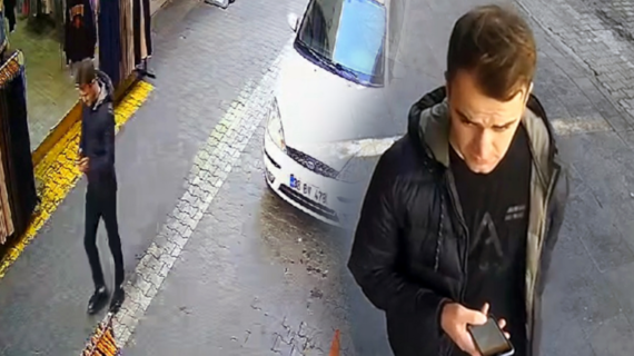 Adres sorma bahanesiyle cep telefonunu çaldı