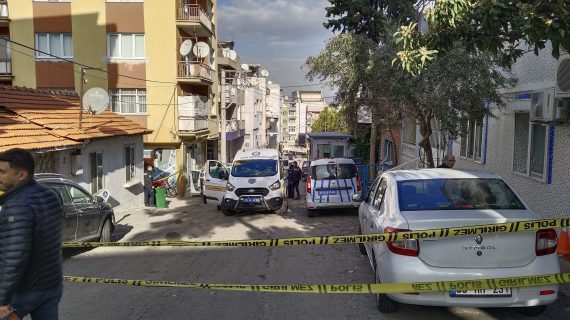 İzmir’de tüyler ürperten olay: Otomobilindeki cansız bedenle polise gitti İzmir’de tüyler ürperten olay: Otomobilindeki cansız bedenle polise gitti