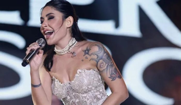 Melek Mosso’dan “Ufak Ufak”