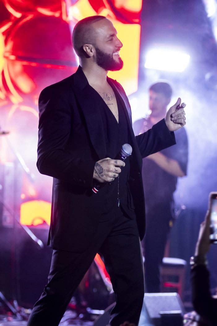 Berkay yeni yaşını ve yeni yılı memleketi İzmir’de  kutladı.