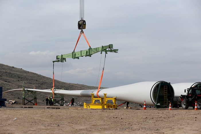 600 tonluk dev türbinler rüzgarı elektriğe dönüştürüyor
