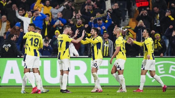 Fenerbahçe tur için sahaya çıkıyor