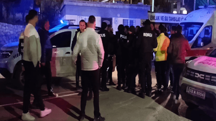 Bıçaklar çekildi ortalık karıştı: 4 kişi yaralandı