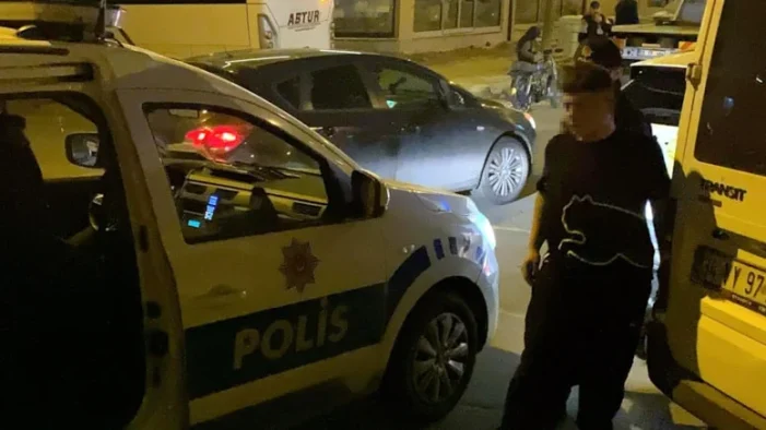Polis 40 dakika kovalayıp yakaladı ehliyetsiz çıktı