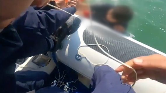 Antalya’da denizde alabora olan teknedeki 4 kişi kurtarıldı