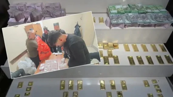 Havalimanında külçe külçe altın, deste deste dolar ele geçirildi