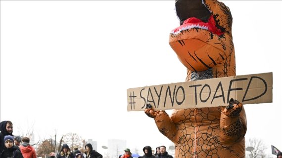 Almanya AfD’nin “aşırı sağcı” olarak sınıflandırılmasını eleştiren ABD’ye tepki gösterdi Almanya AfD’nin “aşırı sağcı” olarak sınıflandırılmasını eleştiren ABD’ye tepki gösterdi