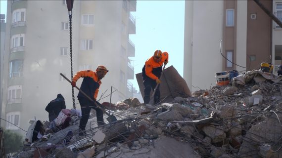 Depremde yıkılan apartmanla ilgili yeni bilirkişi raporunda “projeye aykırı imalat” vurgusu