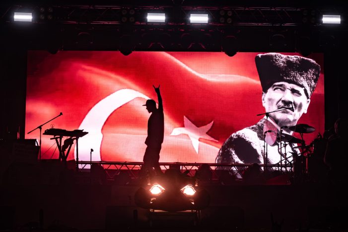 maNga Erdek’te 19Mayıs Coşkusunu Dinleyici Rekoruyla Taçlandırdı