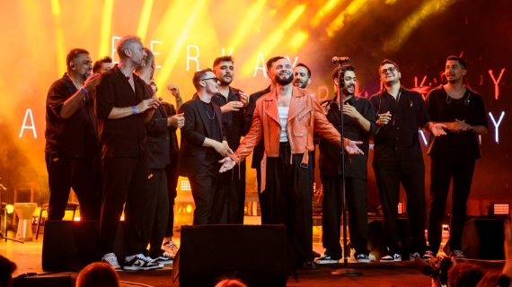 Berkay’dan Harbiye’de Müzik Dolu Bir Görsel Şölen  “Bu Gece Bitmesin!”
