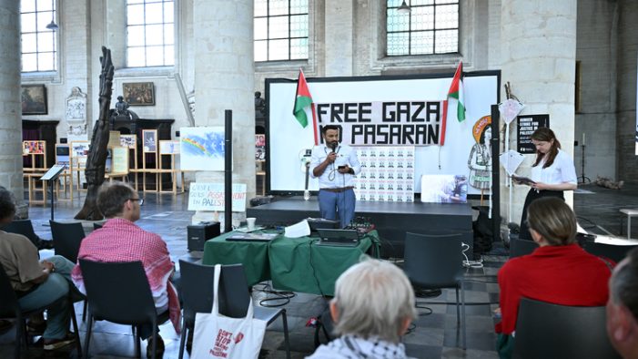 Brüksel’de bir kilisede Filistin için açlık grevi başlatıldı