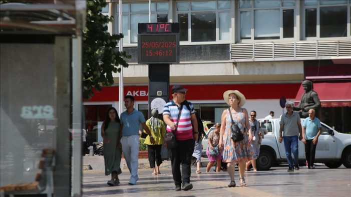 Aydın’da termometreler 41 dereceyi gösterdi